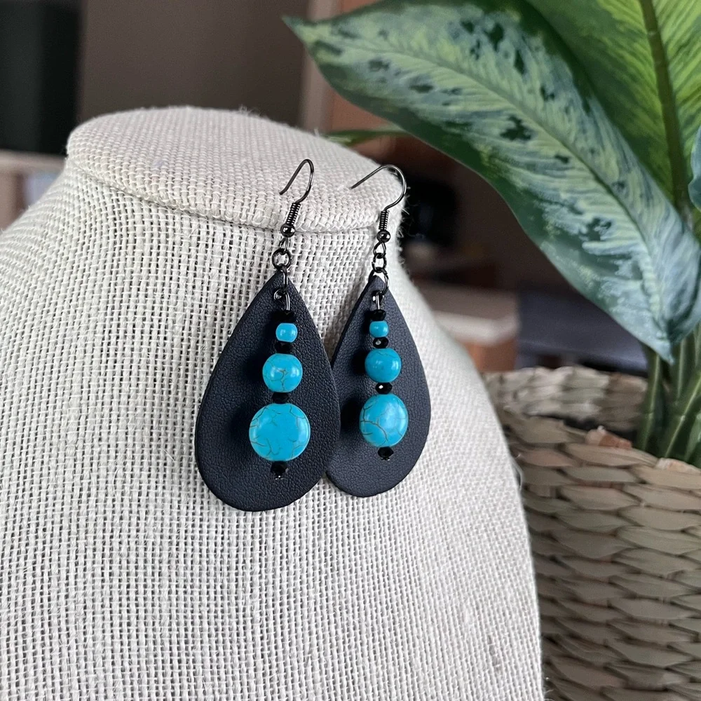 🖤💙Handmade Earrings 💙🖤 - Picture 6 of 12